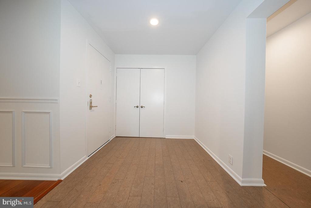 1640 OAKWOOD DRIVE Unit: W-216