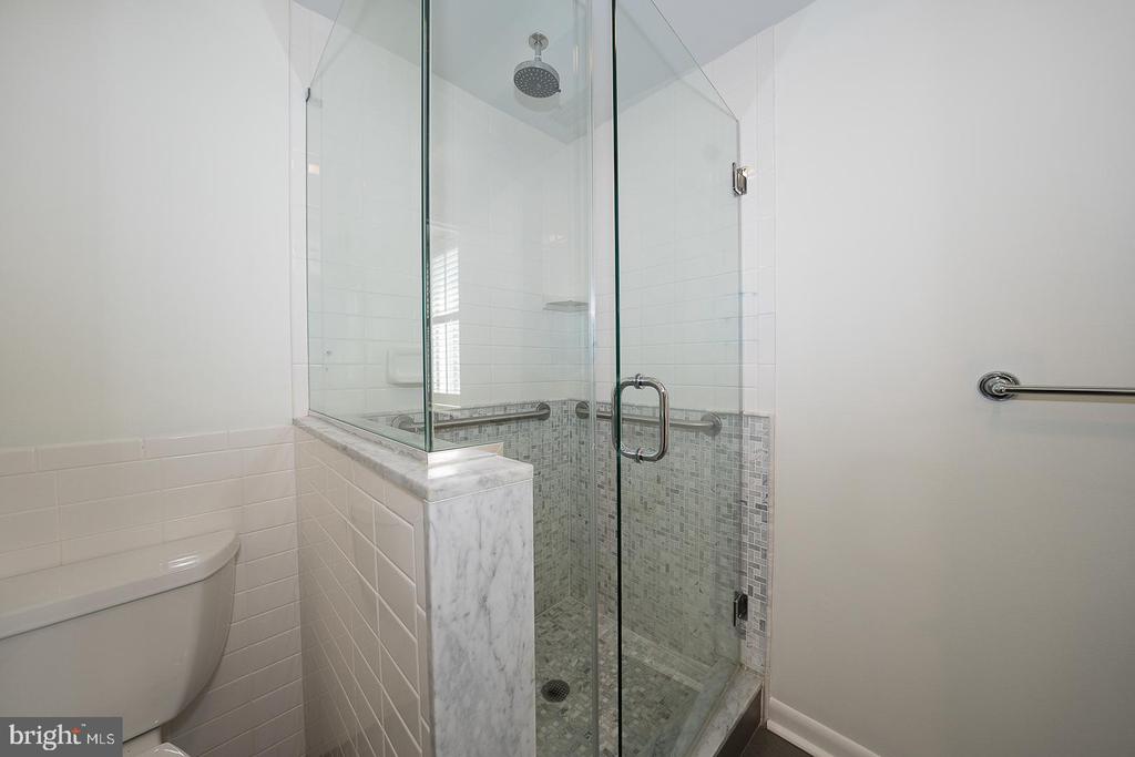 1640 OAKWOOD DRIVE Unit: W-216