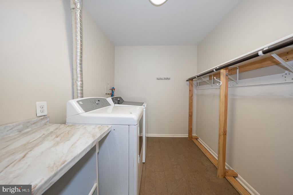 1640 OAKWOOD DRIVE Unit: W-216