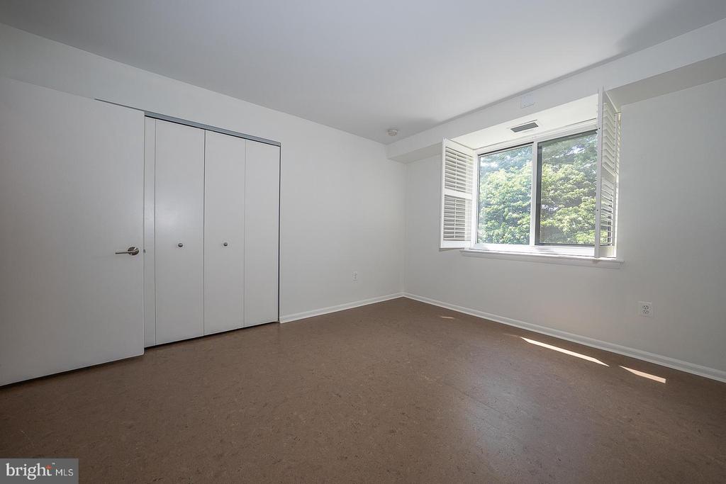 1640 OAKWOOD DRIVE Unit: W-216