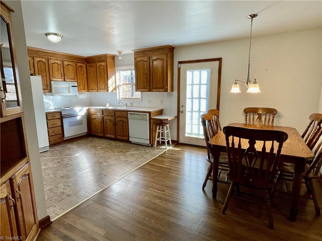 1732 Cedar Forest Road