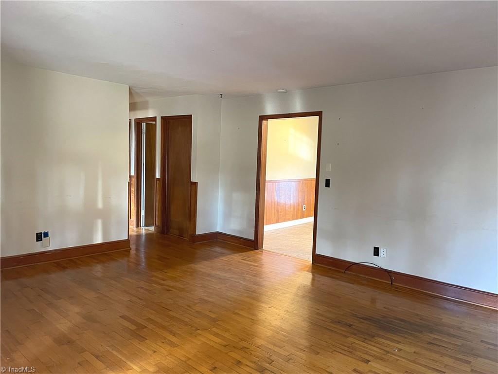 160 W Robin Road