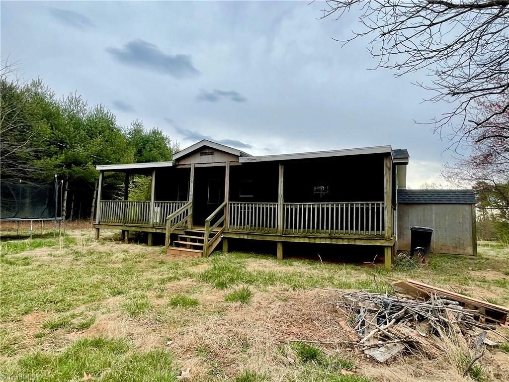 5915 Austin Traphill Road