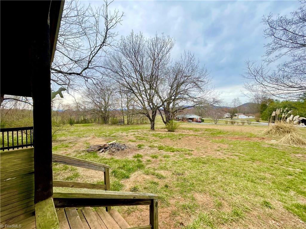 5915 Austin Traphill Road