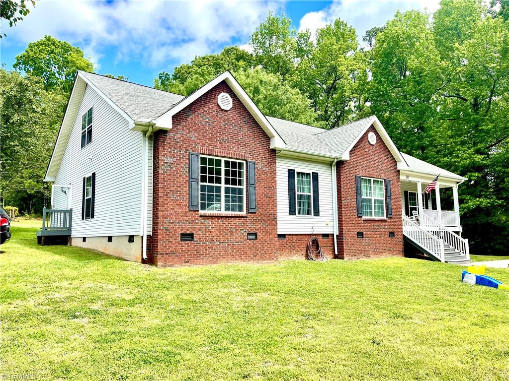 207 Goodwin Circle