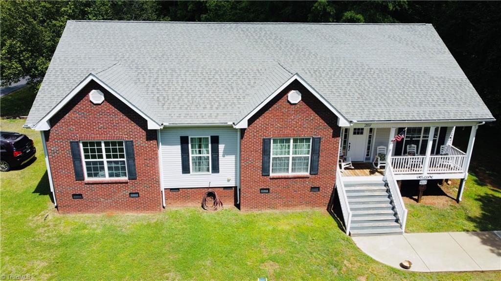 207 Goodwin Circle
