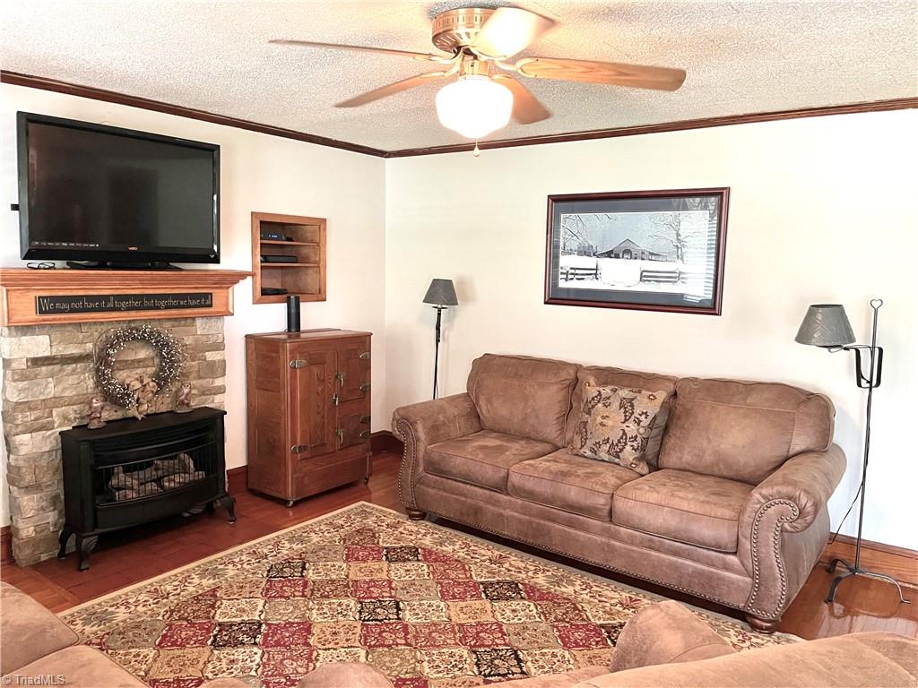 6304 US Highway 21