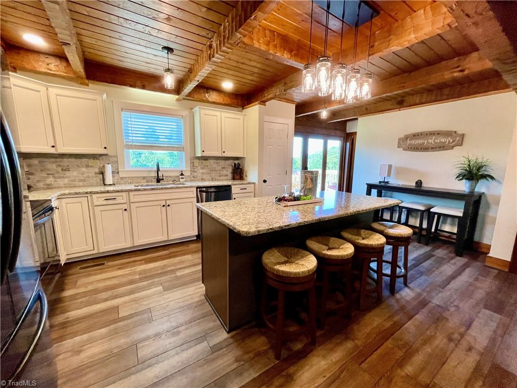 6004 Pea Ridge Pass