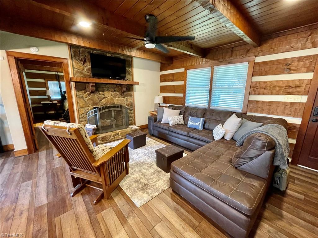 6004 Pea Ridge Pass