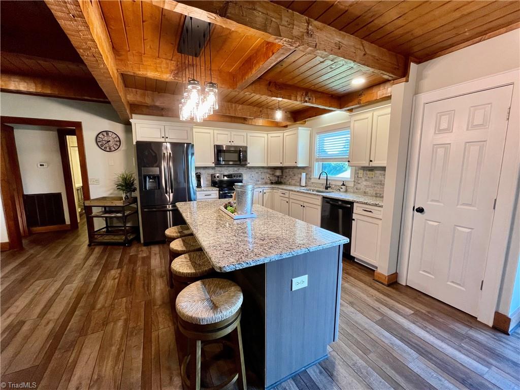 6004 Pea Ridge Pass