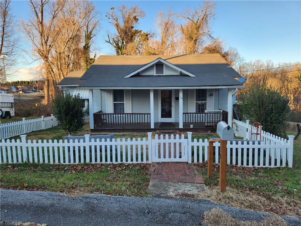 119 Salmon Street