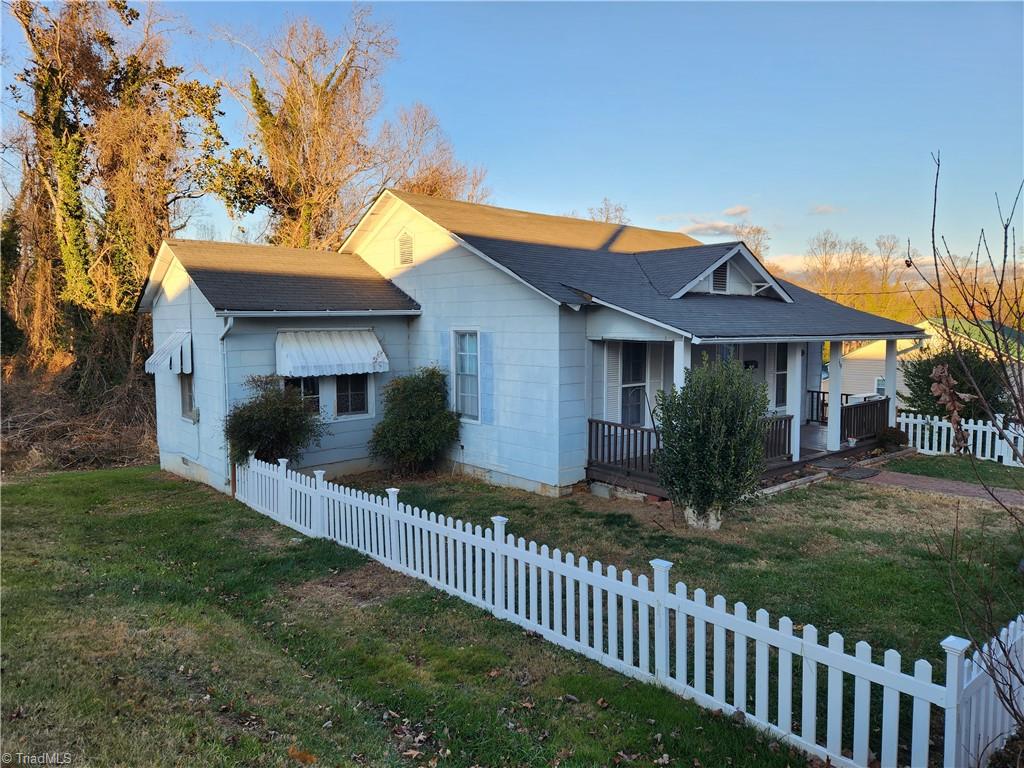 119 Salmon Street