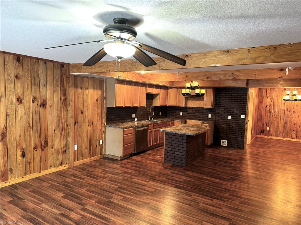 475 Spicer Road