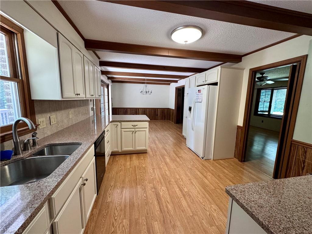 160 Valleybrook Drive