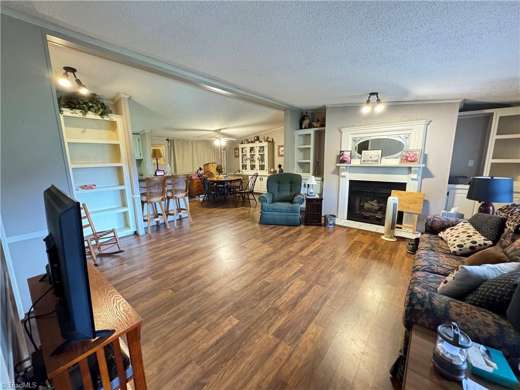 1016 Oak Drive