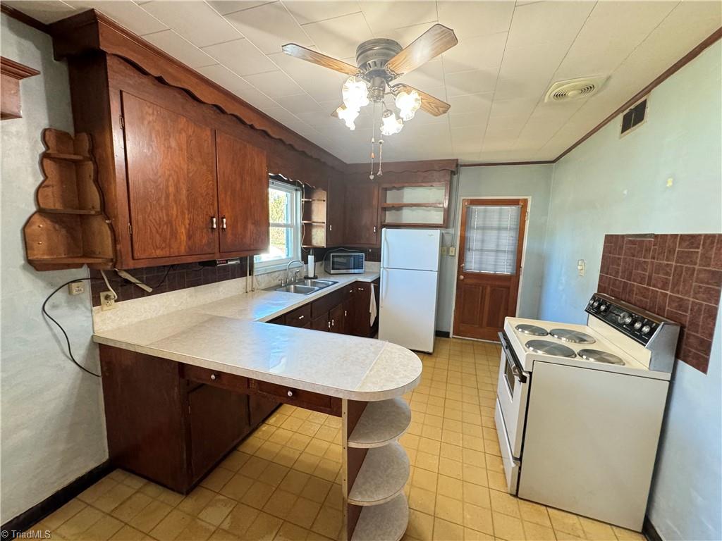 1821 Pleasant Ridge Road