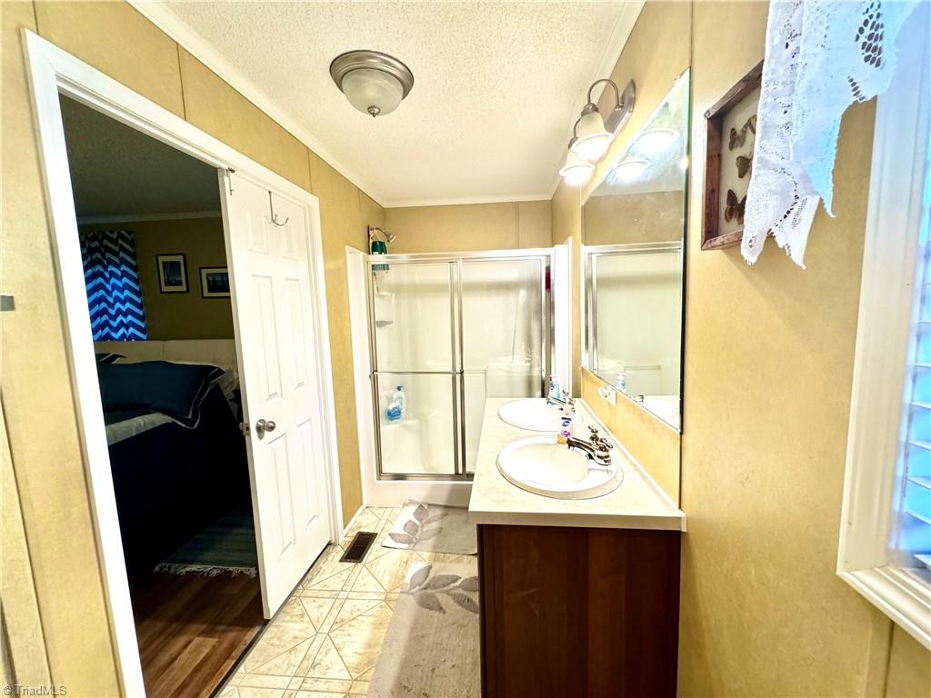 3632 Poplar Lane