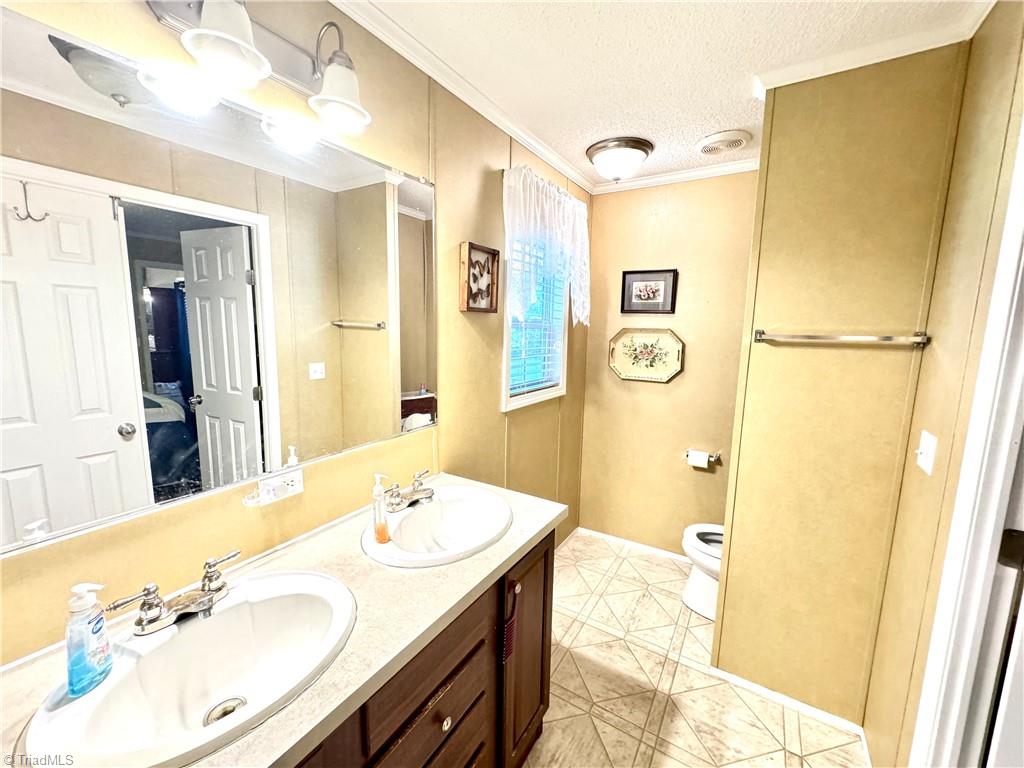 3632 Poplar Lane