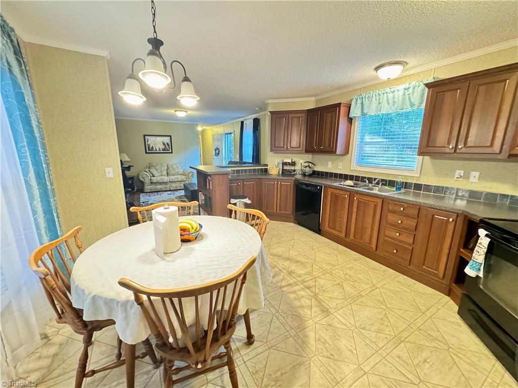3632 Poplar Lane