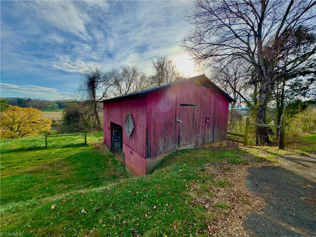 150 River View Lane