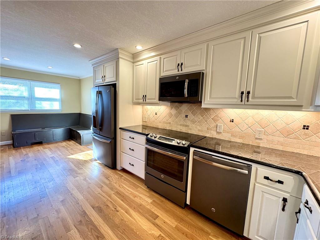 150 River View Lane