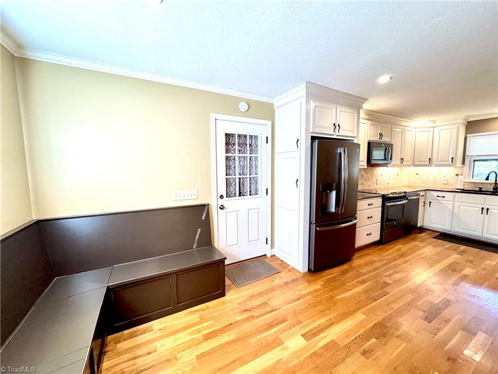 150 River View Lane