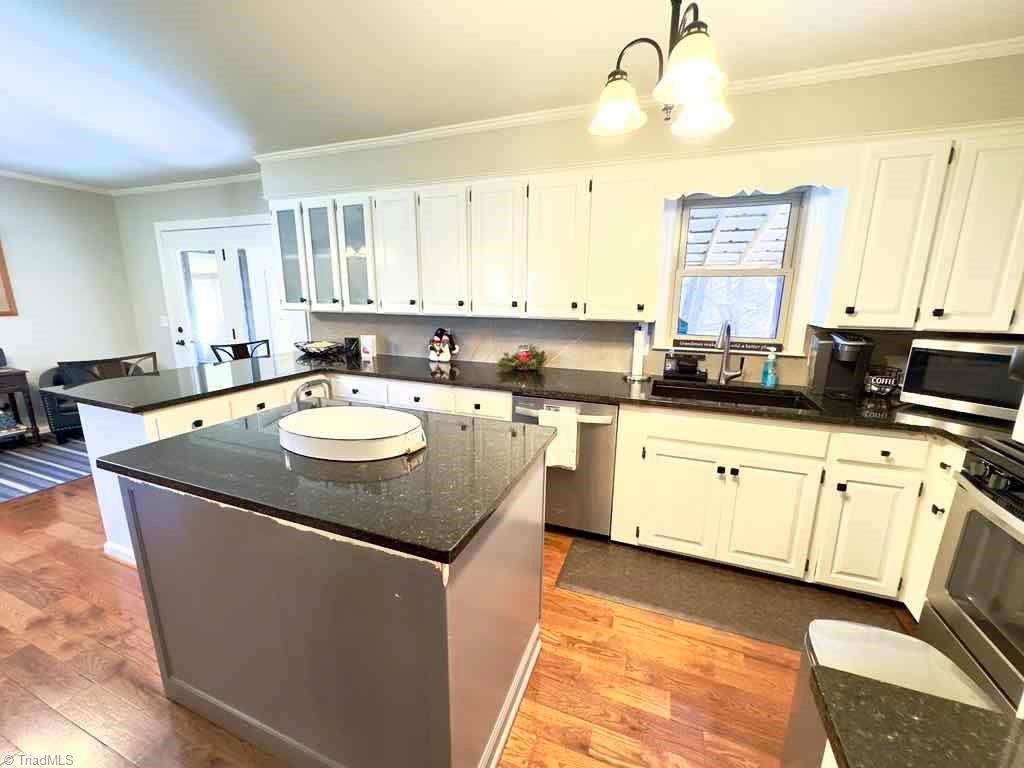 5103 White Plains Road