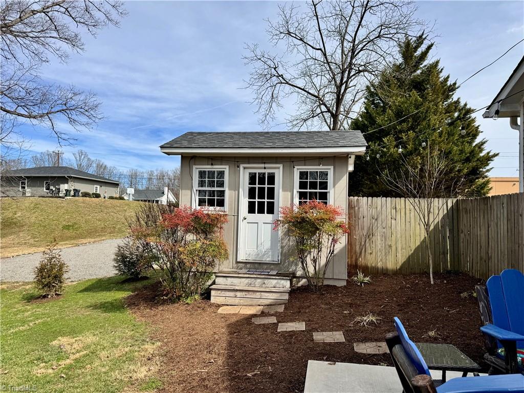 122 Arnold Avenue