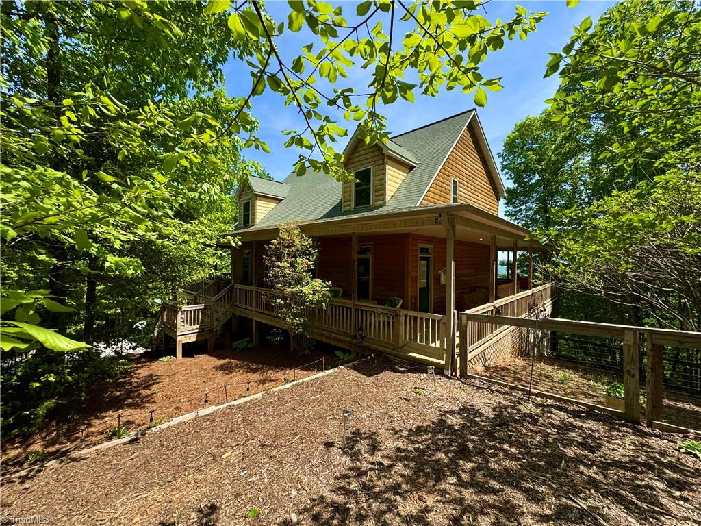 658 Green Point Lane