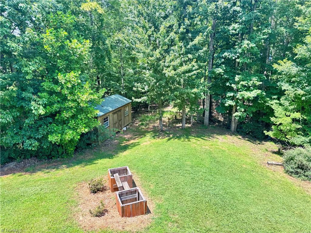 658 Green Point Lane