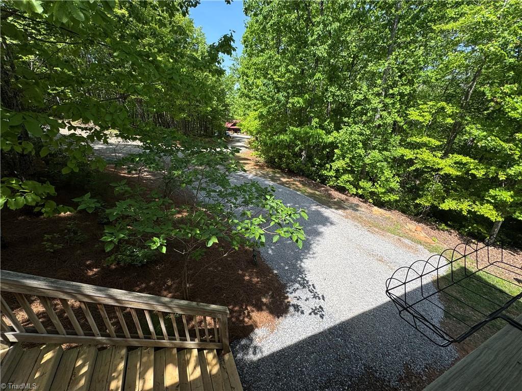 658 Green Point Lane