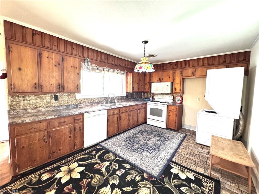 127 Forest Oaks Drive