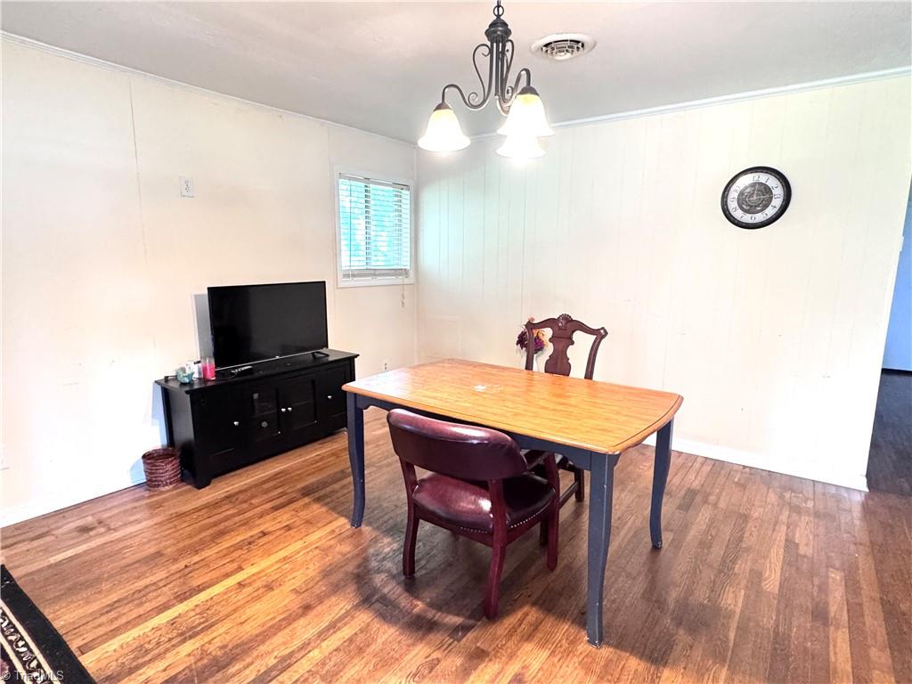 127 Forest Oaks Drive