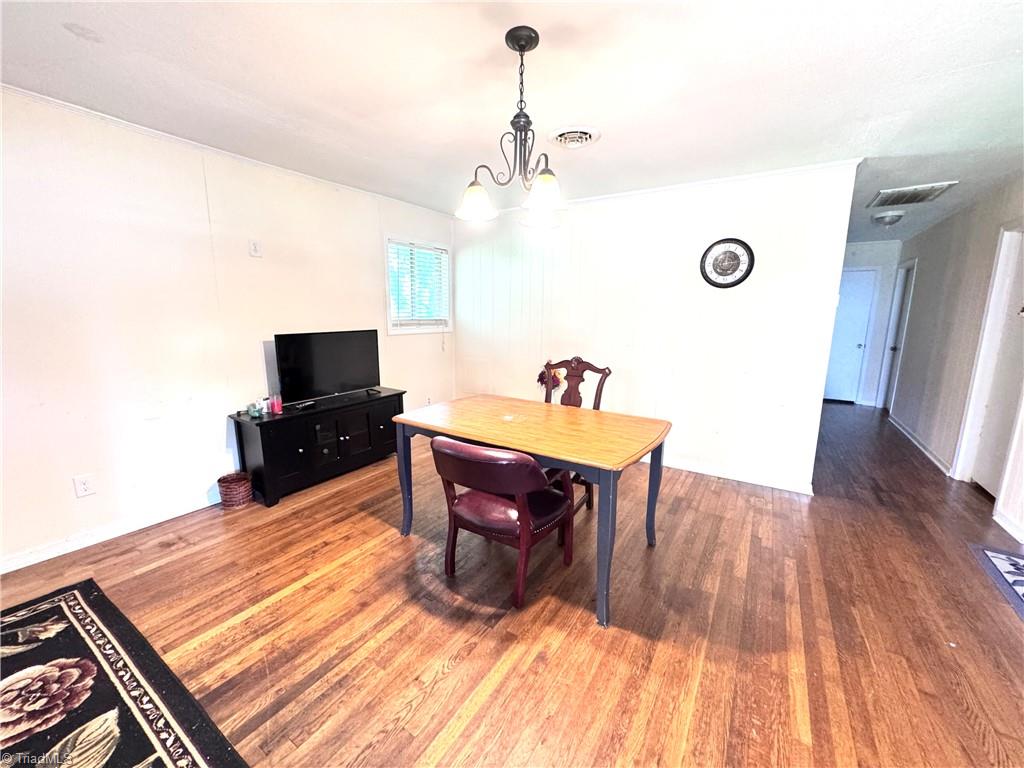 127 Forest Oaks Drive