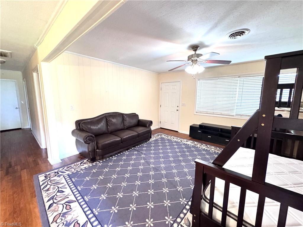 127 Forest Oaks Drive