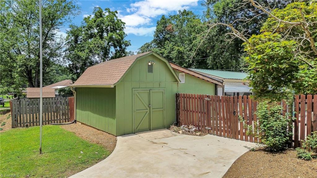 2146 Brushy Mountain Road