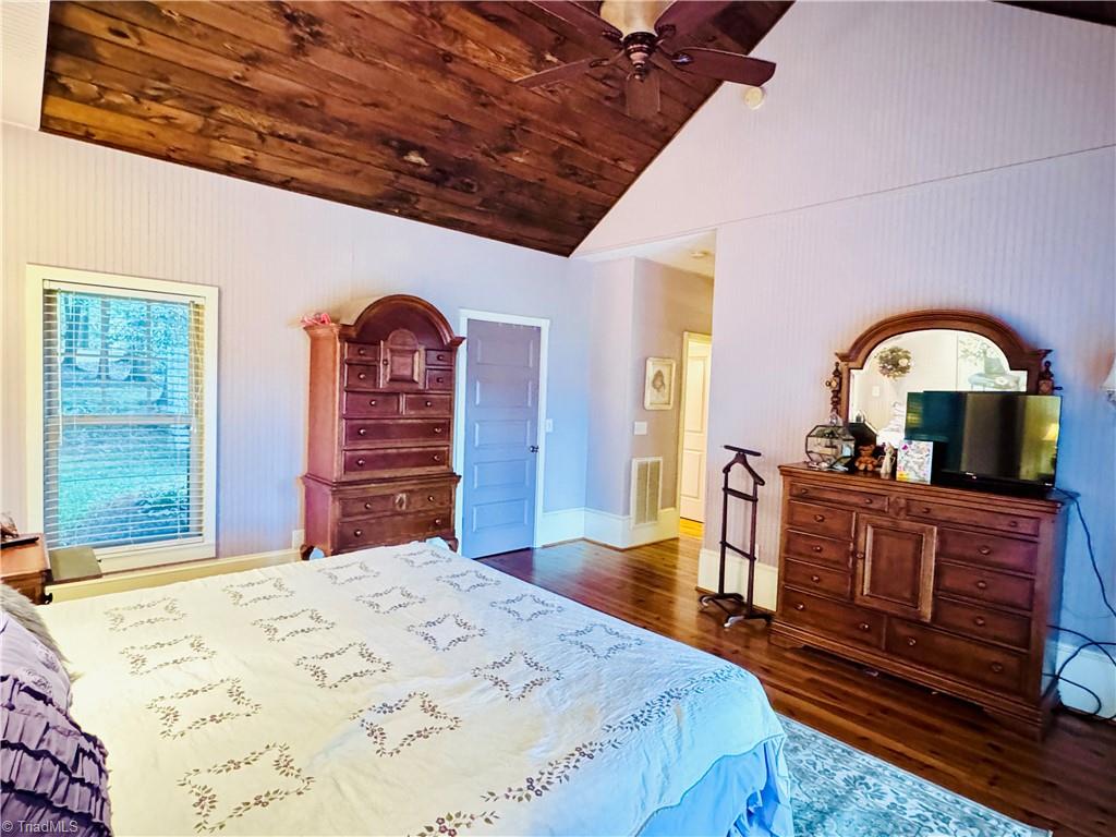 7422 Wilkes Yadkin Road