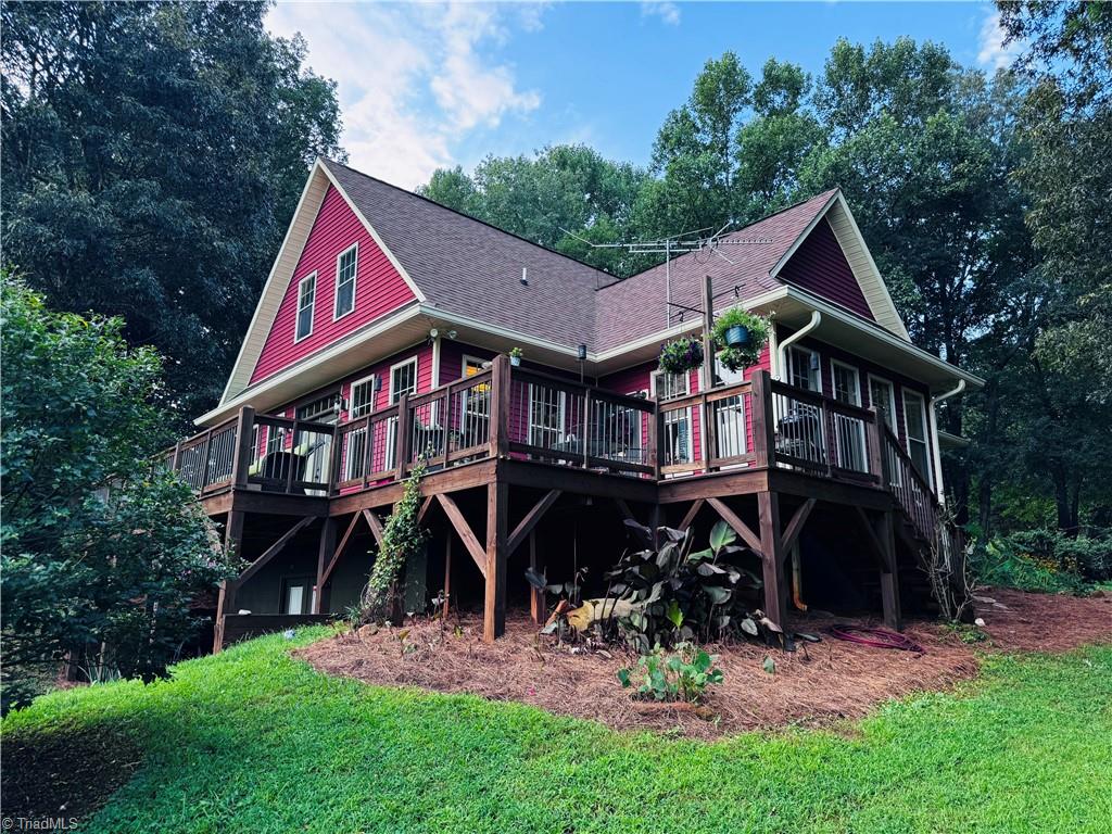 7422 Wilkes Yadkin Road