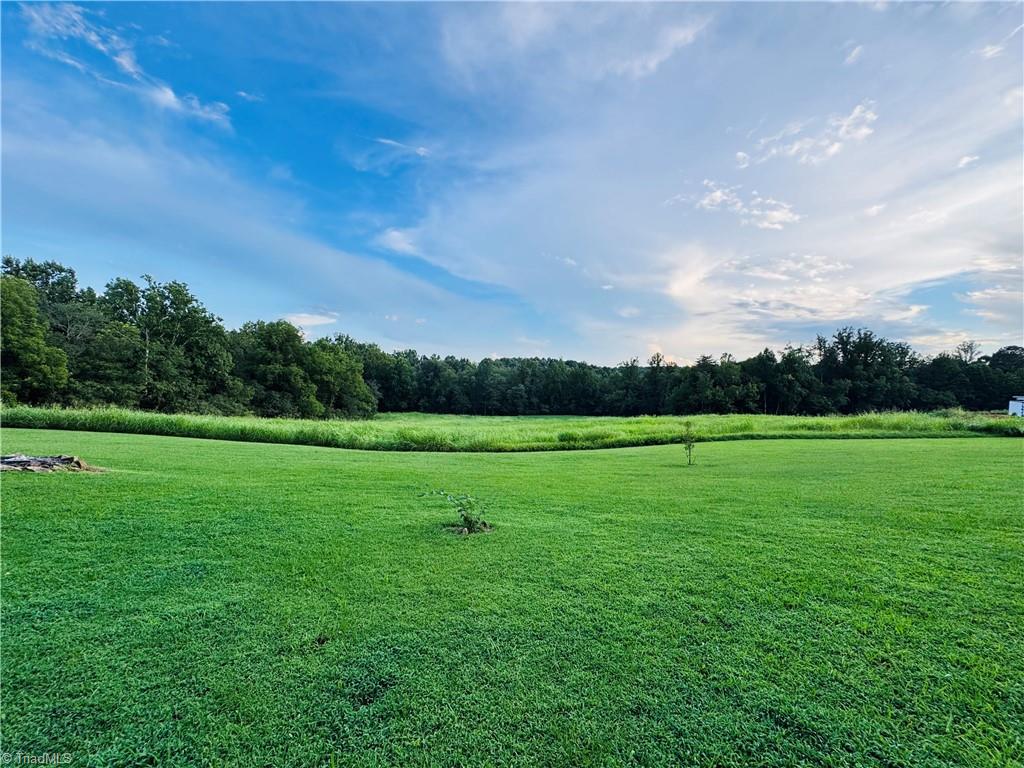 7422 Wilkes Yadkin Road