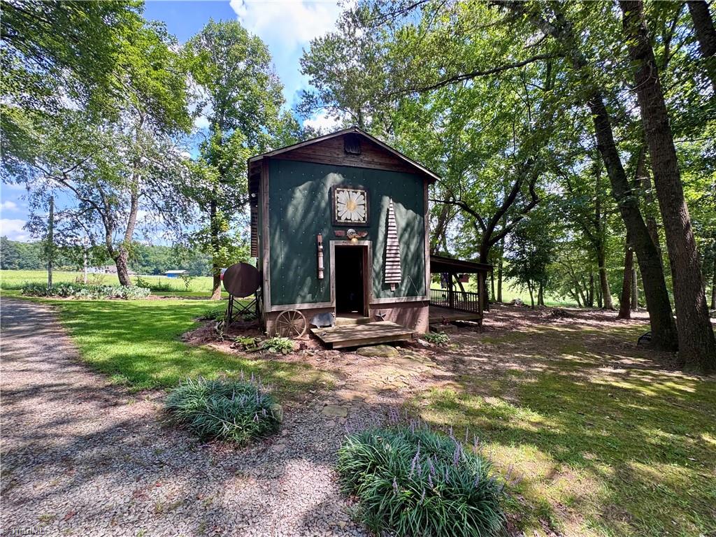 7422 Wilkes Yadkin Road