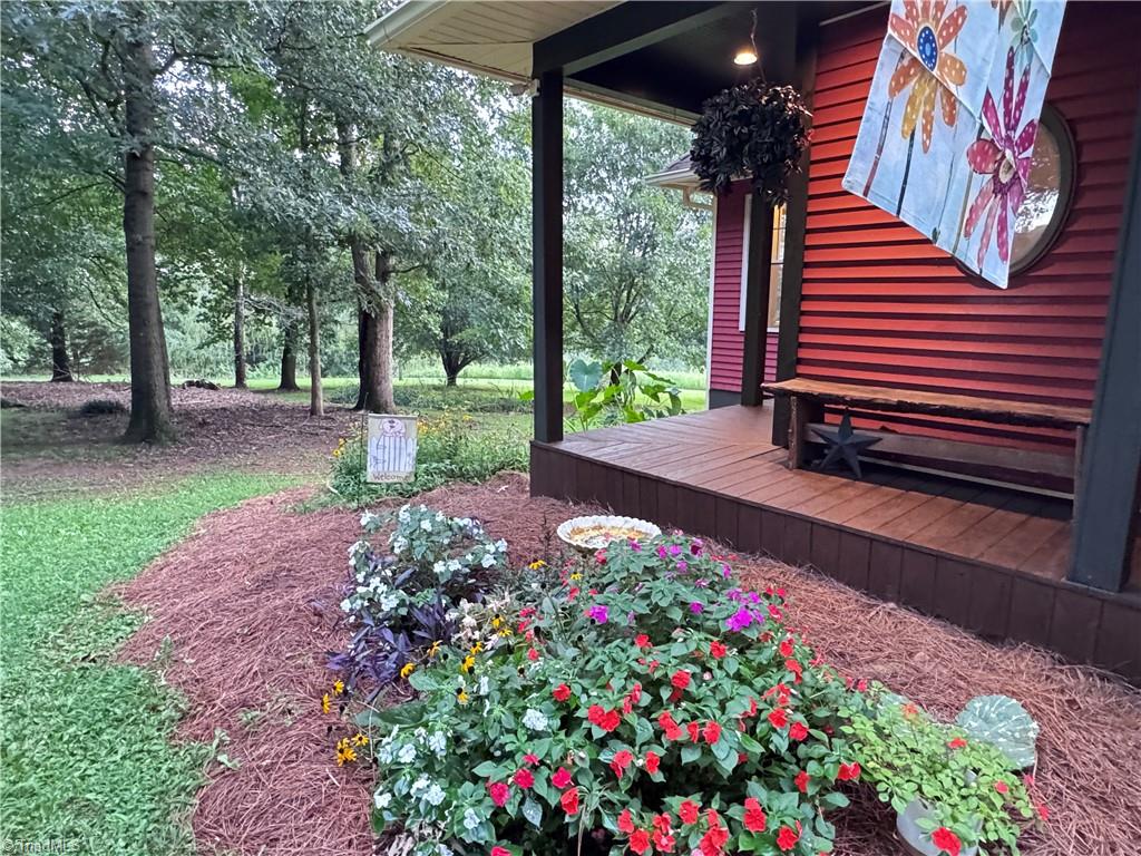 7422 Wilkes Yadkin Road