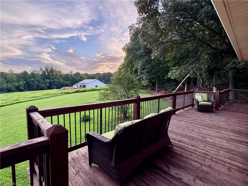 7422 Wilkes Yadkin Road