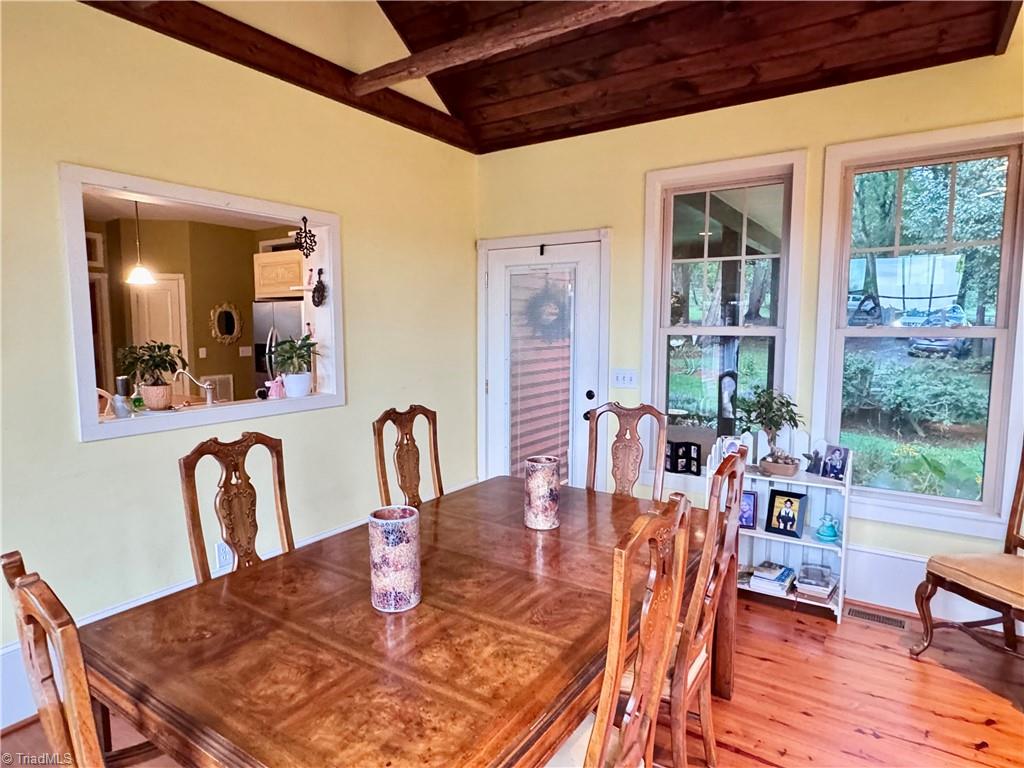 7422 Wilkes Yadkin Road