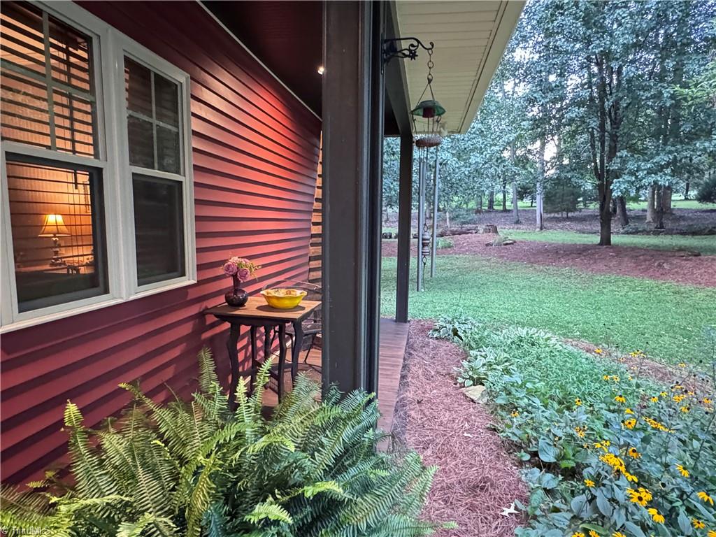 7422 Wilkes Yadkin Road