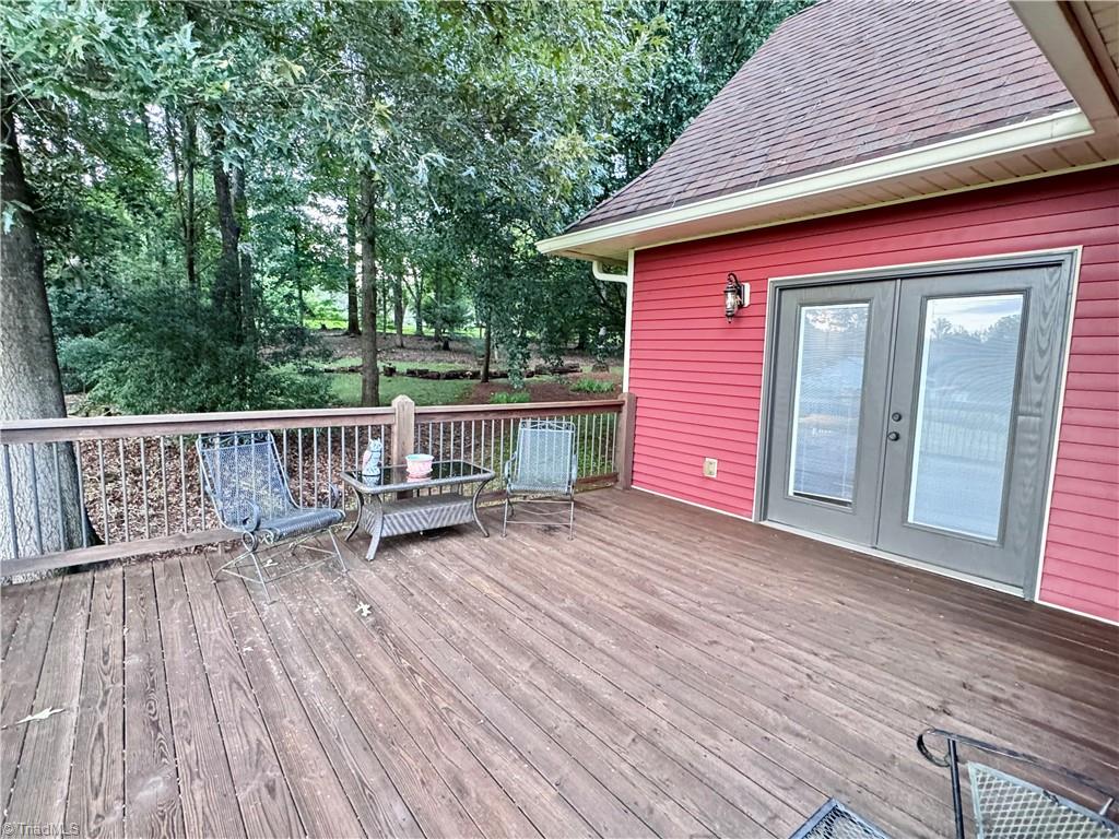 7422 Wilkes Yadkin Road