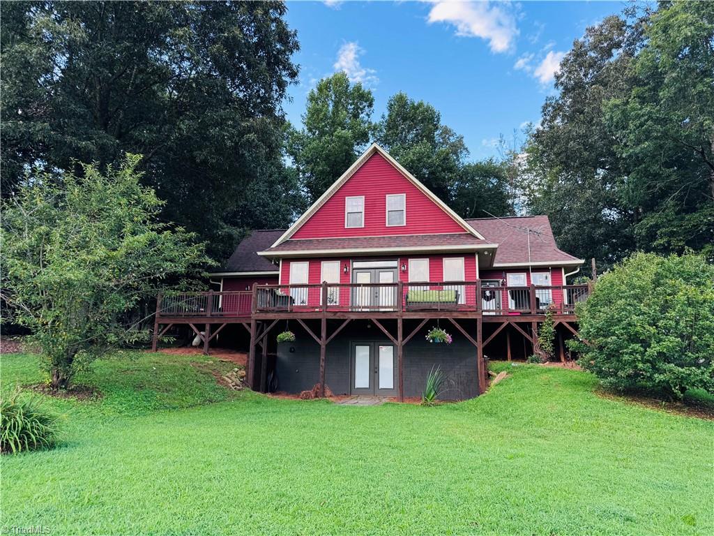 7422 Wilkes Yadkin Road