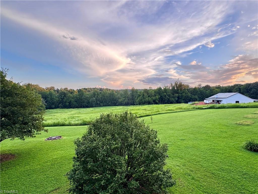 7422 Wilkes Yadkin Road