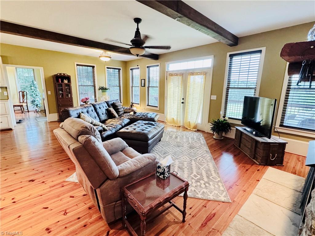 7422 Wilkes Yadkin Road