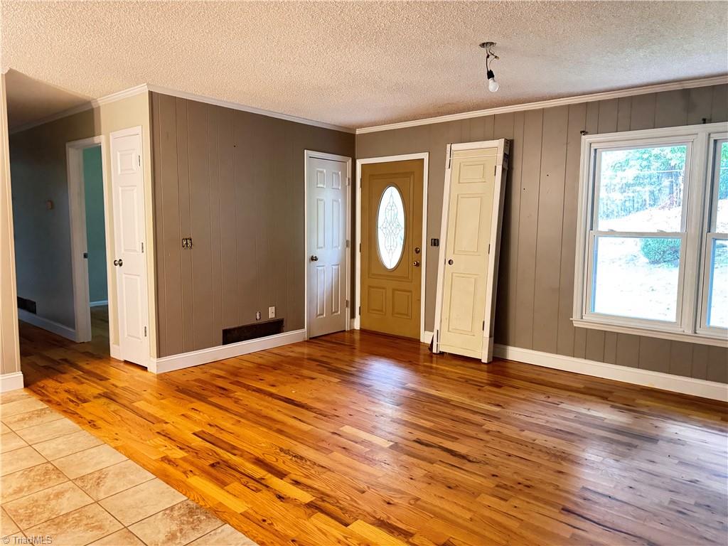 215 Cardinal Lane