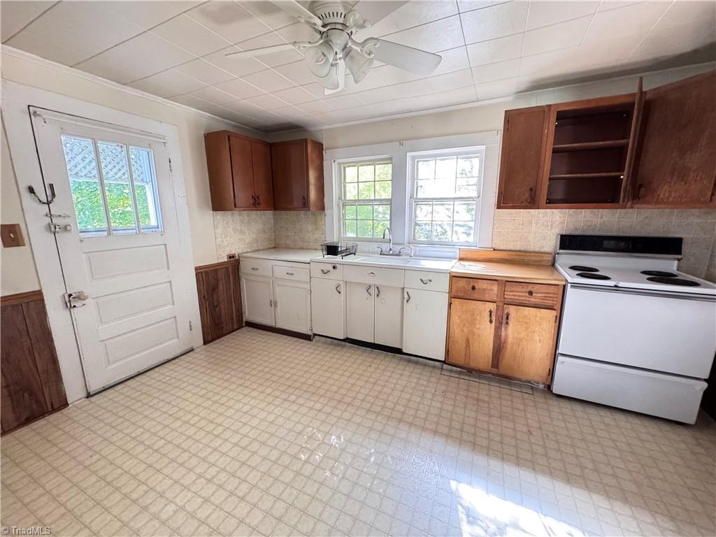 176 2nd Street, Ronda